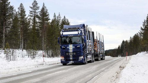 'Easier To Drive During Winter:' Man Uses WD-40 On His Tires for Protection. Then Mechanics Warn Him