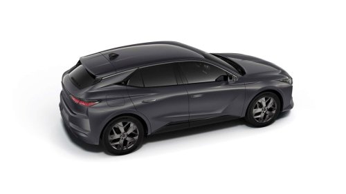 Este compacto diésel hace 1.000 km sin parar y no es alemán