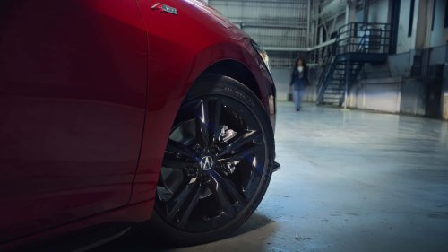 Couple Leaves After Acura Dealership Won't Come Down $1,500 to Advertised Price. Then the Husband Gets a Call