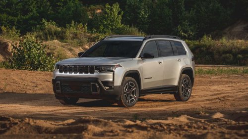 Jeep, Jeep Cherokee, Jeep Cherokee 2026 Memiliki Baterai Kecil