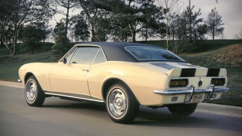 Chevrolet, Chevrolet Camaro, Chevrolet Camaro (1966-1970): Der Anti-Mustang wird 60