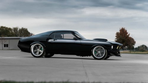 Der Ringbrothers 'Kingpin' Mustang ist ein Kunstwerk mit 800 PS