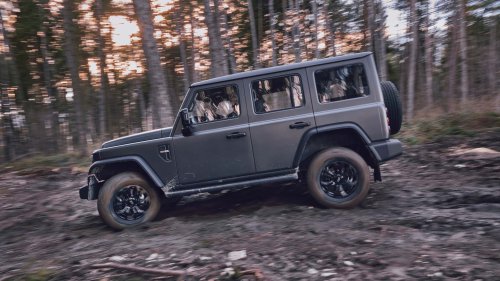 BAW 212 vs. Jeep Wrangler: Retro-Geländewagen im Vergleich