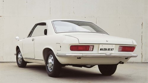 Mazda, Este fue el primer Mazda con tracción delantera de la historia