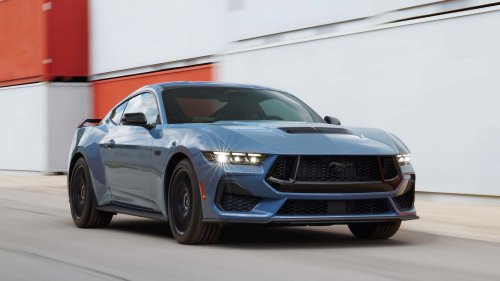 ‘The CarPlay Just Disconnects:’ Mustang Driver’s Infotainment Freezes. Then He Tries This Trick