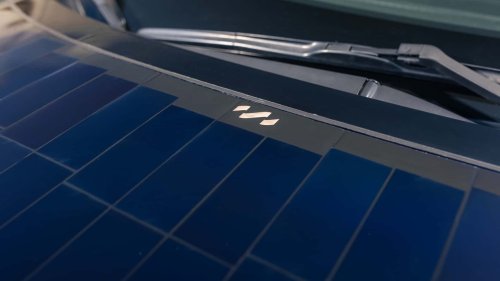 Nissan Ariya : Un concept-car équipé de panneaux solaires dévoilé