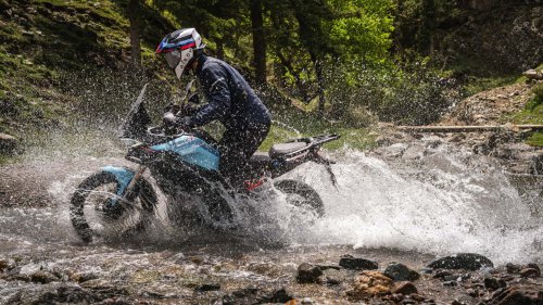 ¿Es esta nueva ADV china una auténtica moto de aventura con falso disfraz italiano?