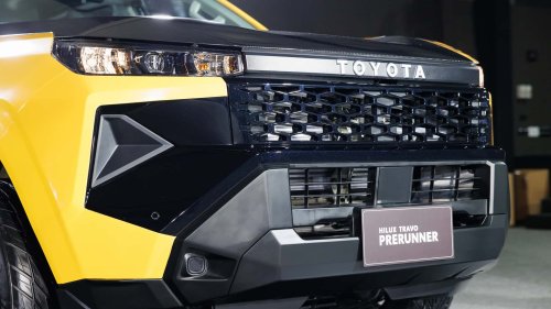 Toyota, Toyota Hilux, Neuer Toyota Hilux: Basismodell mit Schaltgetriebe