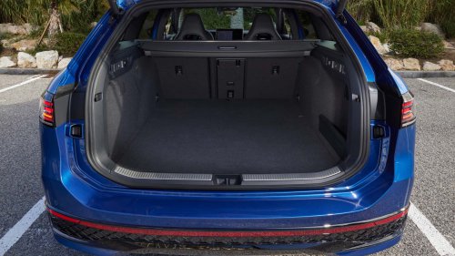 Diésel, 1.375 km sin repostar, casi 700 l de maletero ¡y rebajado!