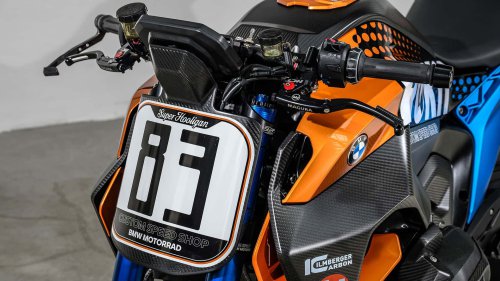 Harter Hund: BMW R 1300 R Superhooligan zum Jubiläum