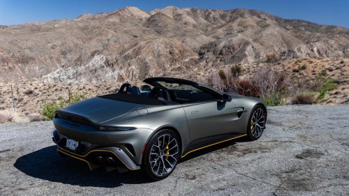 Review Aston Martin Vantage Roadster: Rasa Berkendara ala Coupe