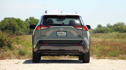 'Don’t See This Every Day:' 2020 RAV4 Goes In for Engine Issue. Then the Mechanic Finds Something Unusual In the Air Filter