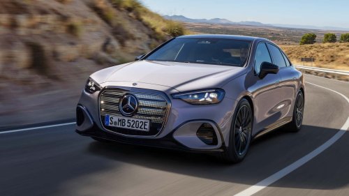 El nuevo Clase C eléctrico recupera el frontal de los Mercedes clásicos