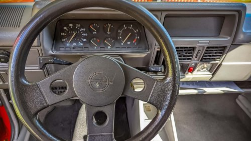 Opel, Opel Corsa GSi (1989) à l'essai : Petit bolide