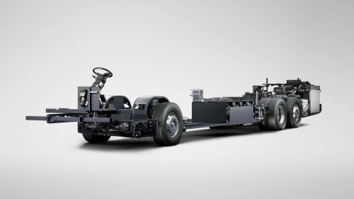 Bahkan Bus pun Kini Mendapatkan Powertrain Plug-In Hybrid