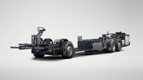 Bahkan Bus pun Kini Mendapatkan Powertrain Plug-In Hybrid