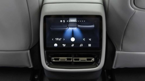 Al volante del Xpeng P7+ 2026, una berlina eléctrica oriental de representación