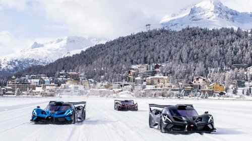 Bugatti, Bugatti Took Its Best Hypercars Ice Drifting. It's Pure Cinema