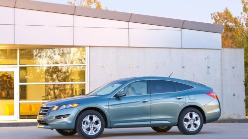 'You Need This for Your Wife:' Expert Goes to Junk Yard. Then He Spots This Rare Honda In Perfect Condition