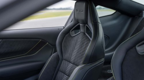 Mustang GTD Terbaru Meninggalkan Cat untuk Karbon Murni