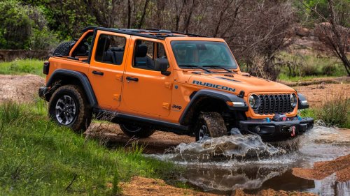 Jeep, Honda, 'I Can't Open': Jeep Driver Can’t Access Trunk After Honda Parks Over Line. Why Is Everyone Blaming the Jeep?