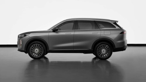 El EBRO s900 llega a España, desde 38.990 € (con descuento): PHEV 4x4 y con 425 CV