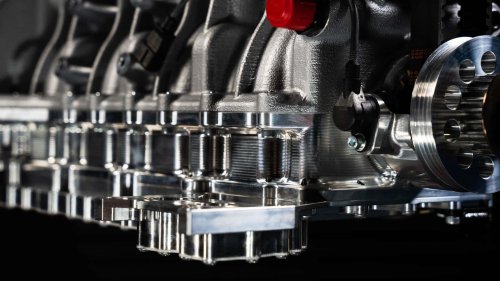 Ce petit moteur quatre cylindres monte jusqu'à 10 000 tr/min