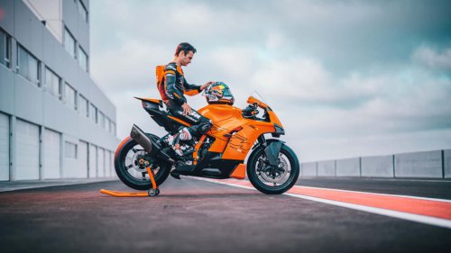 La nueva superbike de KTM ya está aquí y tiene la aprobación de Pedrosa