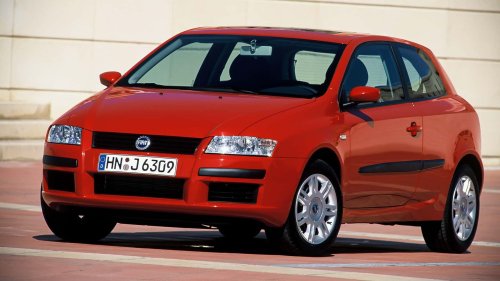 Fiat, Fiat Stilo (2001-2008): Golf-Gegner und Milliardengrab