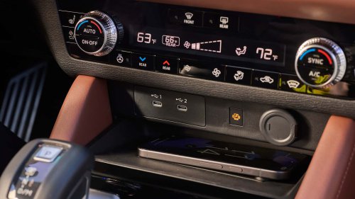 Woman Says Mitsubishi Outlander Has Features You Likely Don't Know About. Now People Are Sharing Experiences