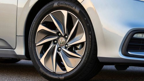 Man Finds 'Pretty Nice' 2019 Honda Insight at Junk Yard. Then He Sees the Codes