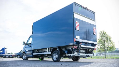 VW Crafter: Neue Lösungen als Kipper und Koffer erhältlich
