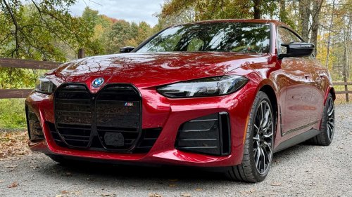 BMW Bertaruh pada Mobil Listrik dan Berhasil