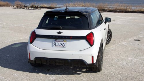 MINI, 'Why Is There a Rope Here?:' Woman Gets Mini Cooper as Loaner. Then She Tries to Use the 'PRNDL'