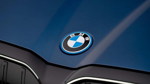 Al volante del BMW i5 eDrive40 Touring 2026, un familiar de futuro