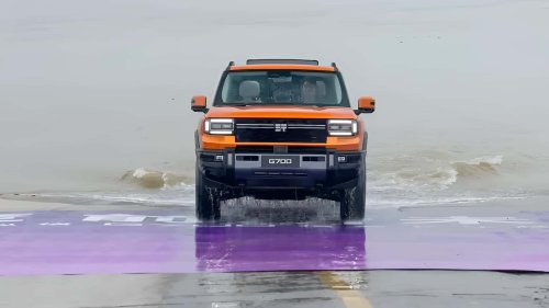 Luxus-SUV von Chery durchquert Chinas größten Fluss
