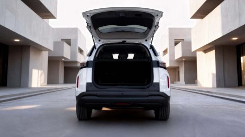 Dacia, DR 5.0 vs. Dacia Duster: comparativa entre SUV baratos