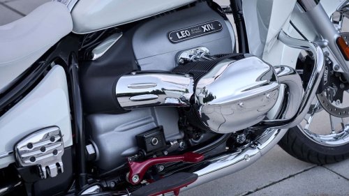 BMW R 18 Transcontinental: Papst-Motorrad erzielt hohe Summe