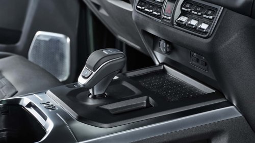 EMC 212, el interior y el maletero del nuevo todoterreno de gasolina