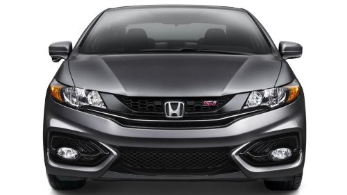 'Where Are You? 1995?": Gen Z Honda Civic Driver Tries to Get Gas from Reagan-Era Pump. Then a Worker Has to Intervene