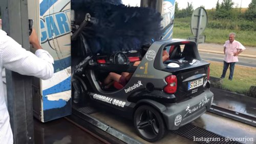 'I'm Not Getting Back In:' Man Storms Into Car Wash. Then He Calls Out Workers for Letting Ford Go In Front and Damage His Car