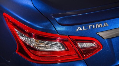 Nissan, Nissan Altima, 'CarMax Has To Be Stopped:' Man Goes to CarMax. Then He Sees How Much a 2015 Nissan Altima Is Selling For
