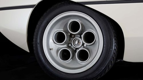 Lamborghini Bravo, un icono italiano con interior de Alcantara