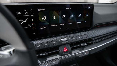 Kia no tiene intención de renunciar a los botones físicos