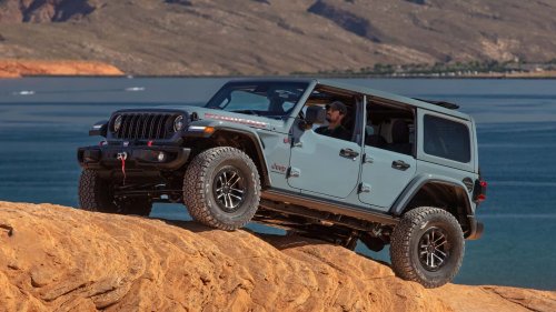 Jeep, Jeep Driver Goes to Florida Target. Then She Sees One of Those Red Balls On the Loose, Wreaking Havoc In the Parking Lot