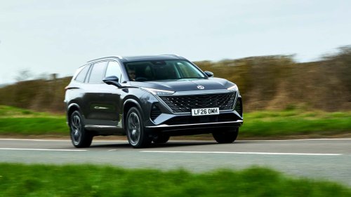 Voici le nouveau SUV hybride 7 places qui parcourt 100 km en électrique.