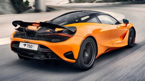 El primer SUV de McLaren llegará en 2028 con un V8 electrificado