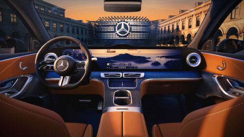 Mercedes-Benz, Mercedes-Benz vuelve al volante con botones físicos