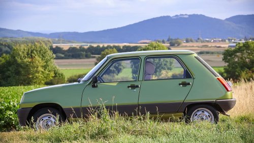 Renault, Alter Renault 5 als Scheunenfund mit nur 12 km entdeckt