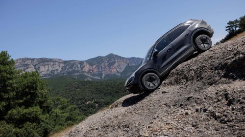 Porsche, Porsche Cayenne, Porsche Cayenne EV Melewati Seluruh Tahap Prototipe Berkat AI
